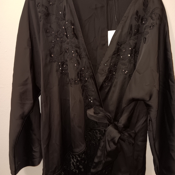 Zara Elegant Black Floral Wrap Blouse - Picture 5 of 8